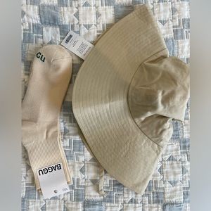 New with tags! Baggu Soft Sun hat in brown rice and Baggu socks size 6-9.5 women